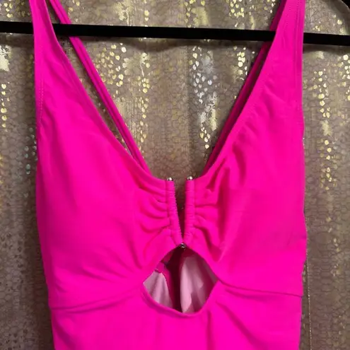 Bright Hot Neon Pink V Neck Cutout One Piece Swimsuit Medium NWOT