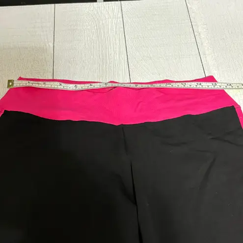 iLoveSia Raspberry Pink and Black Capri Leggings XL NWT