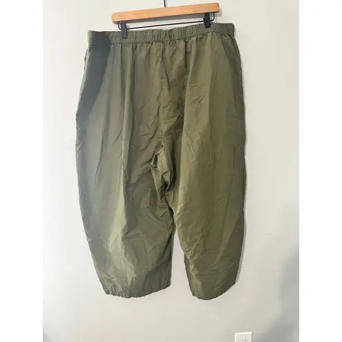 Future Collective Olive Green Cargo Capri Pants Size 2X Elastic Waist Drawstring
