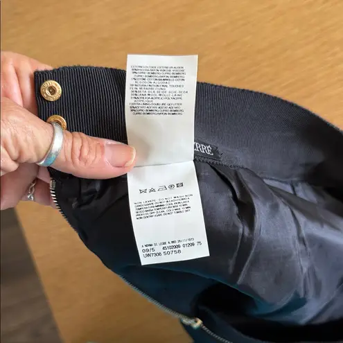 Gianfranco Ferré was live green with brown undertones velvet is Size 10/12