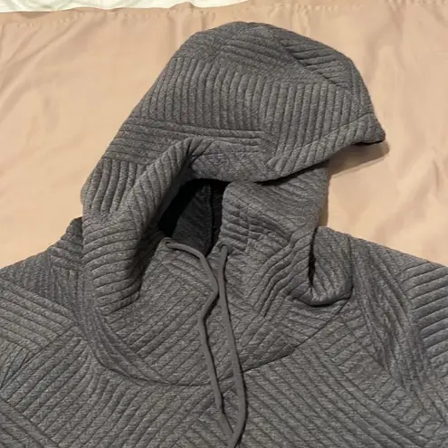 Green tea sz L hooded geometric quilted pullover raglan sleevesâpouchâpocketâGUC Gray Size L