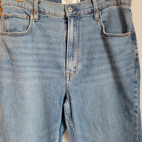 Abercrombie & Fitch  Ultra High Rise Ankle Straight Medium Wash Jeans Size 30 10