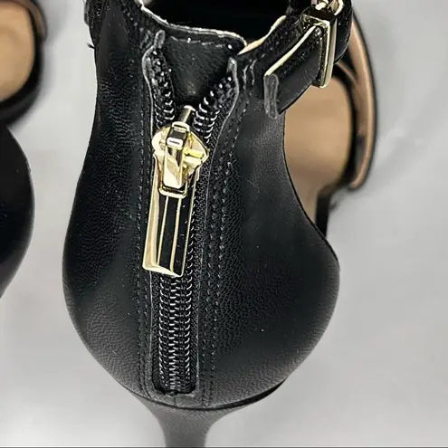 Kelly & Katie Black Strap Sandals Size 8.5