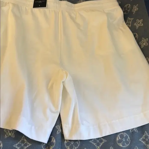 Karen Scott White Athletic Shorts with Elastic Waistband