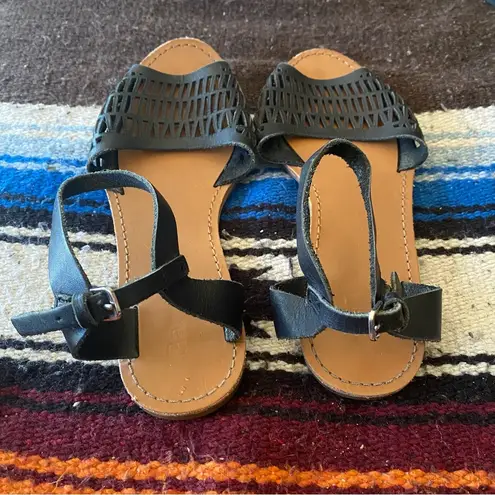 Gap Black Leather Ankle Strap Sandals! Super comfy! GUC. Size 6.