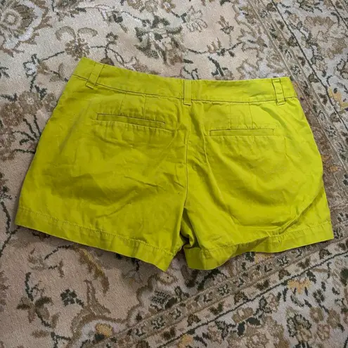 Ann Taylor Loft 100% Cotton Avocado Green Classic Chino Shorts Basic Staple Size 6
