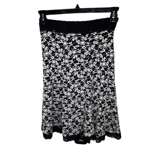 CAbi  Skirt Black White Elastic Lace Floral Embroidered Size S Small Stretch