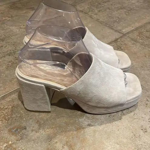 M. Gemi Cream Seude Leather Platform Mules Shoes Womens Size EU 38.5 US 8 Italy