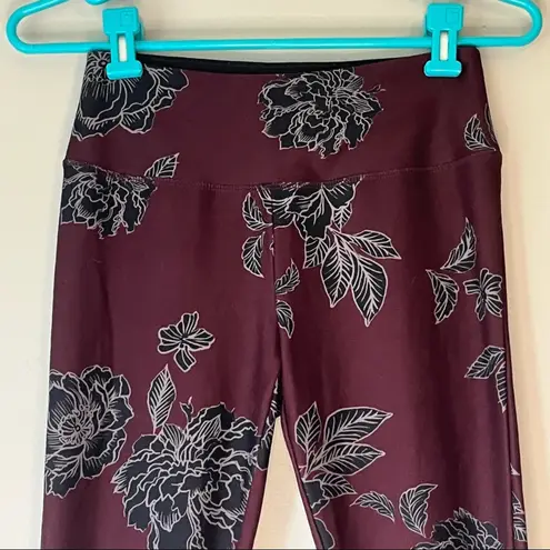 Maurice's  Maroon Floral In Motion Legging Size Small