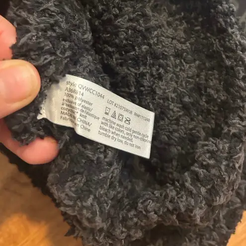 Barefoot Dreams NWT CozyChic Pom Pom Beanie & Scarf Set Carbon Black