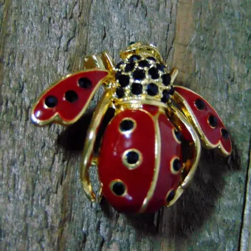 Joan Rivers  Crystal LADYBUG BEE PIN Brooch Red Black Pave Crystal Gold Lady Bug