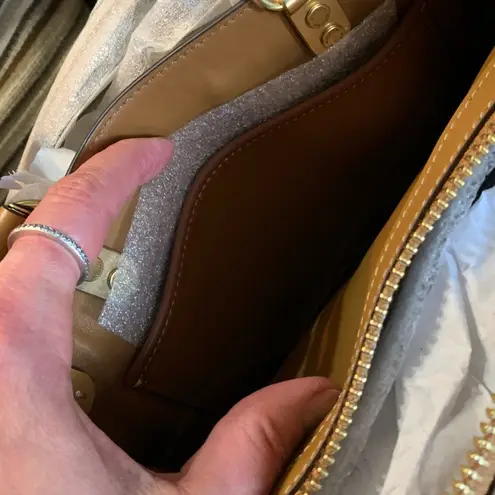 Coach Authentic  1941 glovetanned leather sequins lips satch/should/Crosby