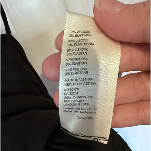 Free People  Women's Black 'Mila' Asymmetric Crop Top Size Large