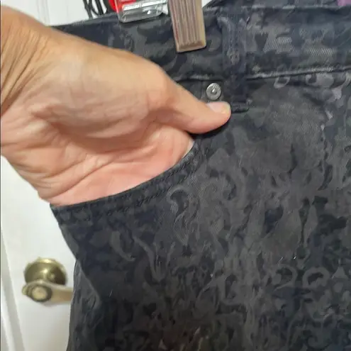 Gloria Vanderbilt 🖤🖤🖤BOGOHO🖤🖤🖤 Women's Black Floral Jeans