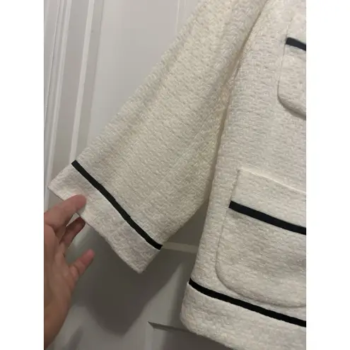 Mixit Ivory Tweed Jacket Black Trim Pockets Hook Closure Lined Size 16 Preppy