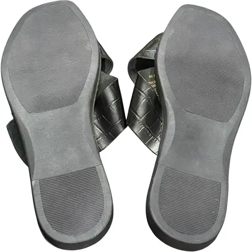 K. Cobler Italian Black Leather / Silver Buckle Flat Sandals Size 39 / 8.5