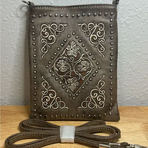 Montana West American Bling Western Embossed Embroidered Studded Crossbody