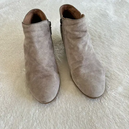 Clarks  Ankle Boots Womens Sz 10M Beige Suede Spye Hale Side Zip‎ Leather Bootie