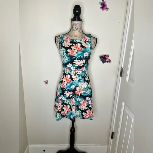 PINK - Victoria's Secret  Tropical Print Cut Out Back Dress Size Small
