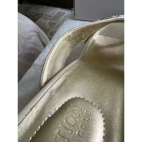 Reaction Kenneth Cole Card Glam Wedge Sandals Thong Embellished Gold Size 9