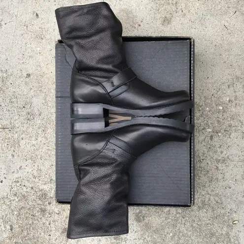 Frye  Veronica Short Boot size 6
