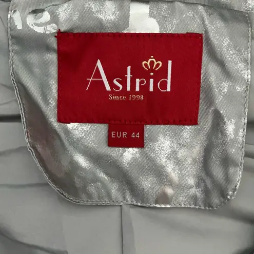 Women’s practical and stylish coat NWOT🔥 Gray Size undefined