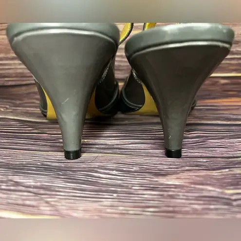 Joan & David Circa Cjlilton. Size 10 Women.