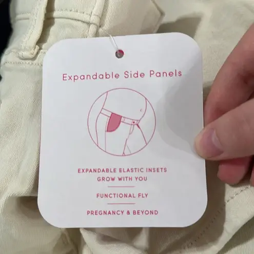 Isabel Maternity ecru maternity midi shorts 4” inseam size 4