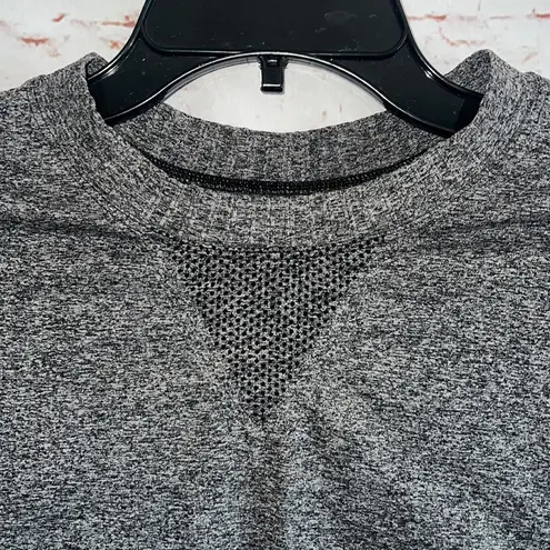 Ivy Park grey crop top work out gym XL seamless short sleeve tee shirt logo