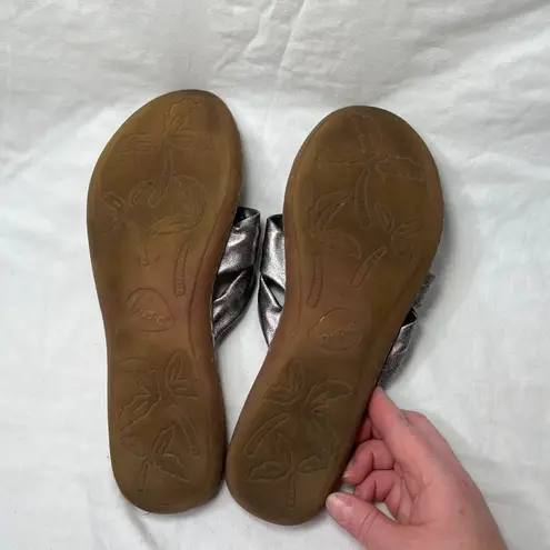 B.O.C Born Concept Womens Metallic Silver Bow Thong Toe Sandal Flip Flops 10