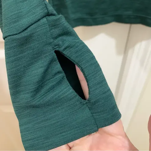 prAna Dark Green Long Sleeve Athletic Top with Artistic Print on Arms Size XS