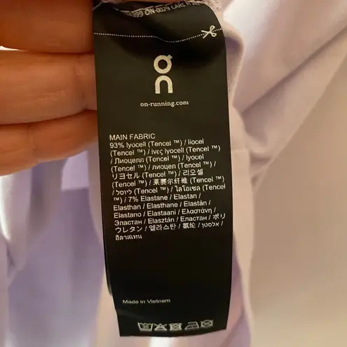 On Running Women's size Medium Lavender Light Purple Short Sleeve Active Tee Top