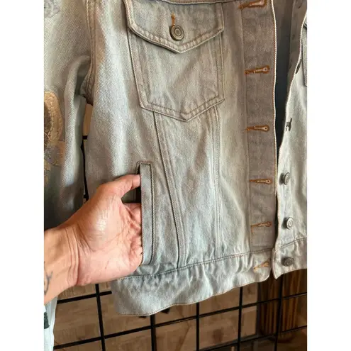 Miami Womens Denim Jacket Sz Medium Light Wash Embroidered Jean Boho Blue