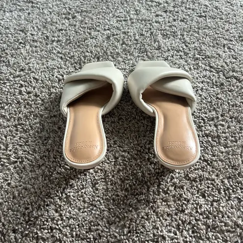 Abercrombie & Fitch  Twist Puffy Kitten Heel Sandal - Image 3