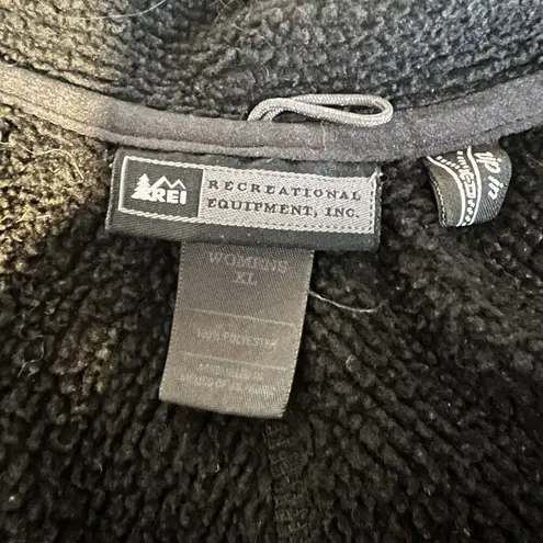 REI Women XL Black Zip Sleeveless Vest Jacket Pockets Fleece Outdoor Hiking Camp