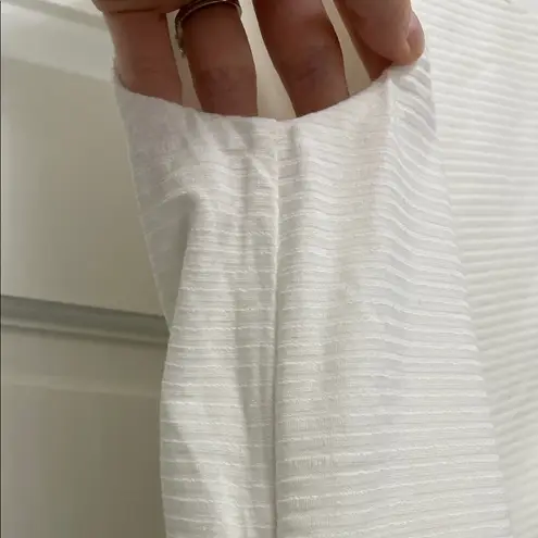 Bailey44 Bailey / 44 White Fitted Asymmetrical Layered Sleeveless Blouse - Size Medium