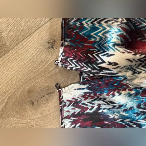 Tahari Multicolor Sleeveless Women's Top. . Size medium.