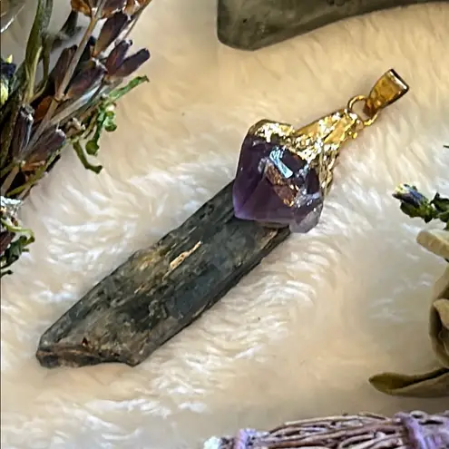 Blue Kyanite & Amethyst Gold Tone Pendant ✨ Purple