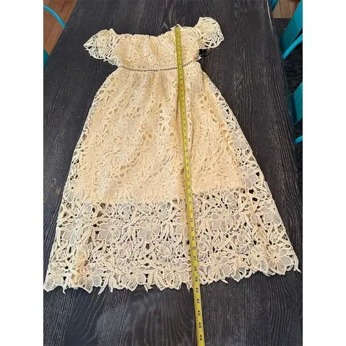 ASTR The Label Yellow Lace Off