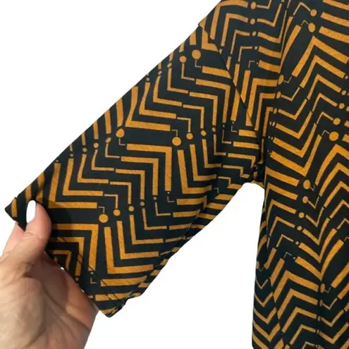 LuLaRoe  Brown & Black Zig Zag Short Sleeve High Low Tunic Blouse Women Sz XXS