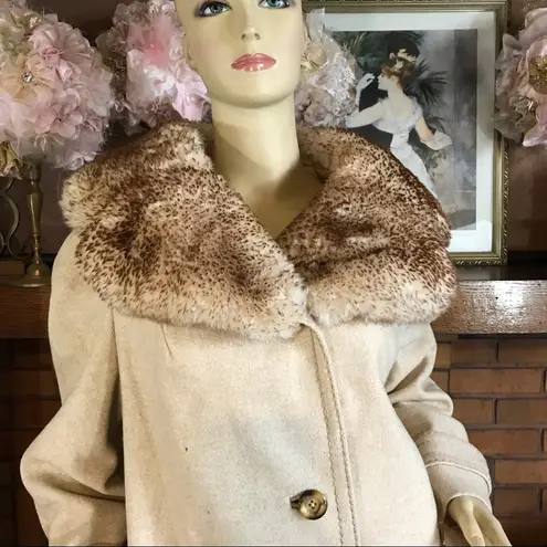 Country Pacer VINTAGE 1970'S BEIGE WOOL AND SHEARLING TRIM COAT (18)