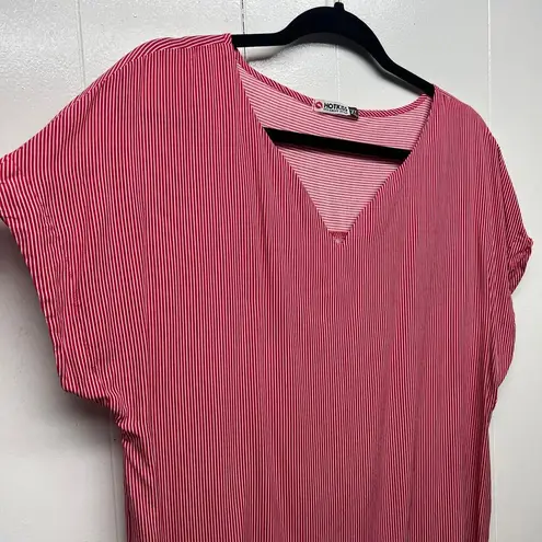 Hot Kiss Women's Pin Striped Red V-Neck Short Sleeve Top Size XL Lightweight