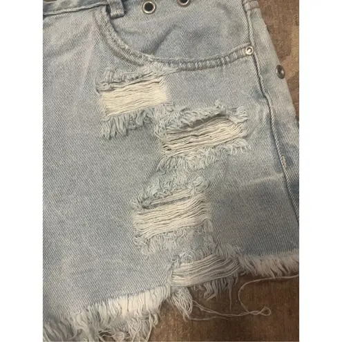 ZARA  light wash distressed cut off denim shorts size 4 zipper detail