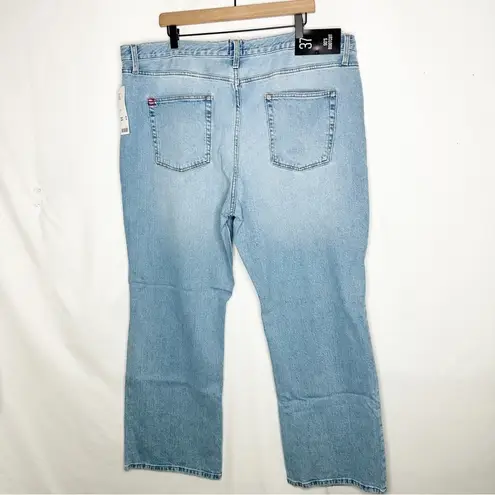 BDG UO  90's Mid-Rise Bootcut Jeans NWT in Size 37