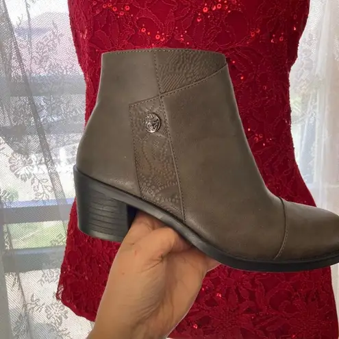 Brown faux Leather Ankle Boots Size 6