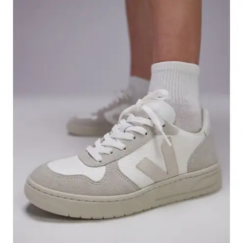 VEJA V-10 B-Mesh White Natural Pierre Trainers sz. 8.5 Men's and 10.5 Women's