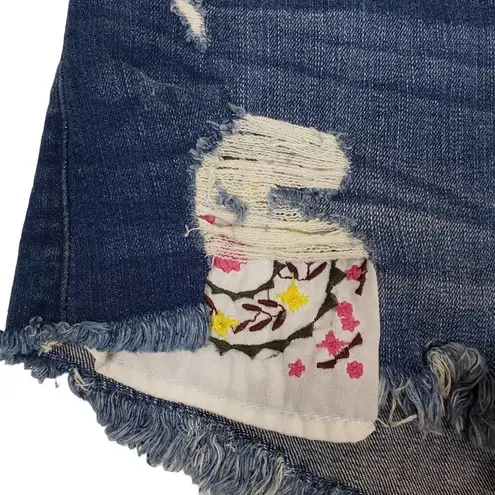 Harper Heritage Womens 26 Embroidered Patchwork Distressed Denim Shorts