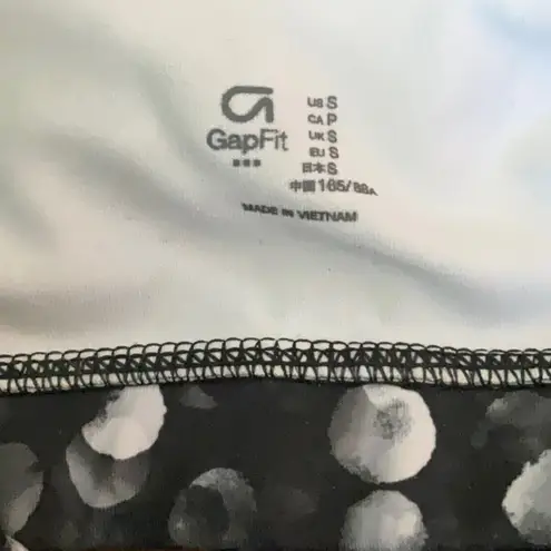 GapFit Strappy Racerback Sports Bra Sz. S White