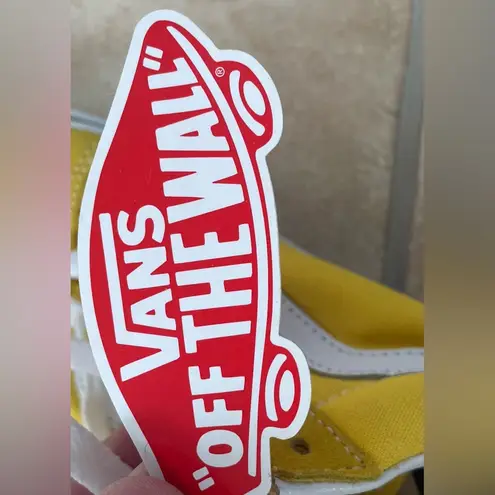 Vans NWT  Off The WallOld Skool Color Theory - Golden Yellow; mens 8/women’s 9.5