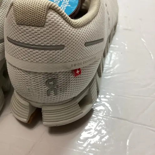 On cloud women’s running sneakers cloud 5 White Size 10.5